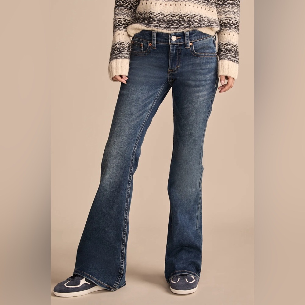 NWOT Lucky Brand Classic Mid-Blue Flare Women’s Jeans size 27